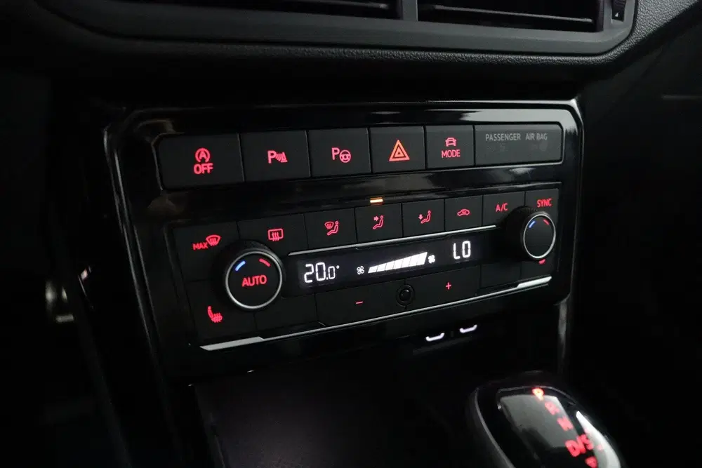 Volkswagen T-Cross 1.0 TSI R-Line uit 2020, foto 6