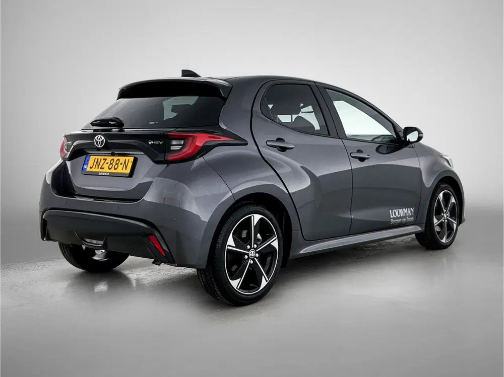 Toyota Yaris 1.5 Hybrid 130 Executive Demo (bj 2025) uit 2025, foto 2