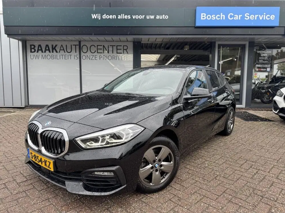 BMW 1-serie 116i uit 2023