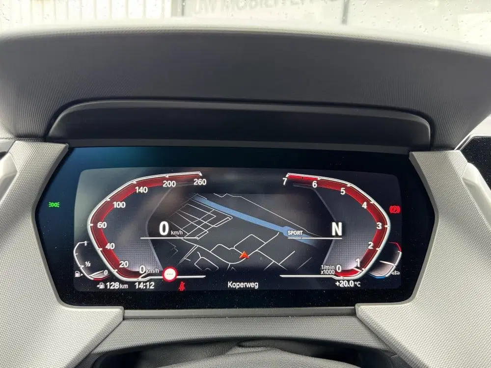 BMW 1-serie 116i uit 2023, foto 12