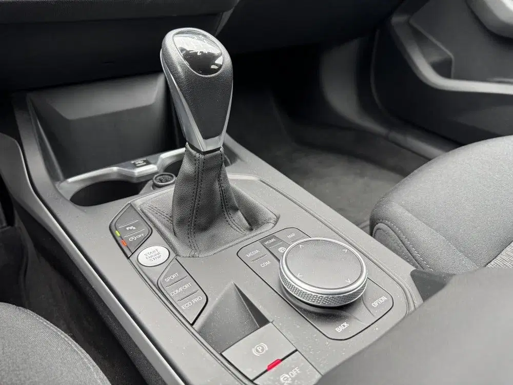 BMW 1-serie 116i uit 2023, foto 15