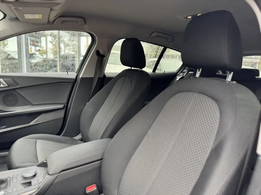 BMW 1-serie 116i uit 2023, foto 6