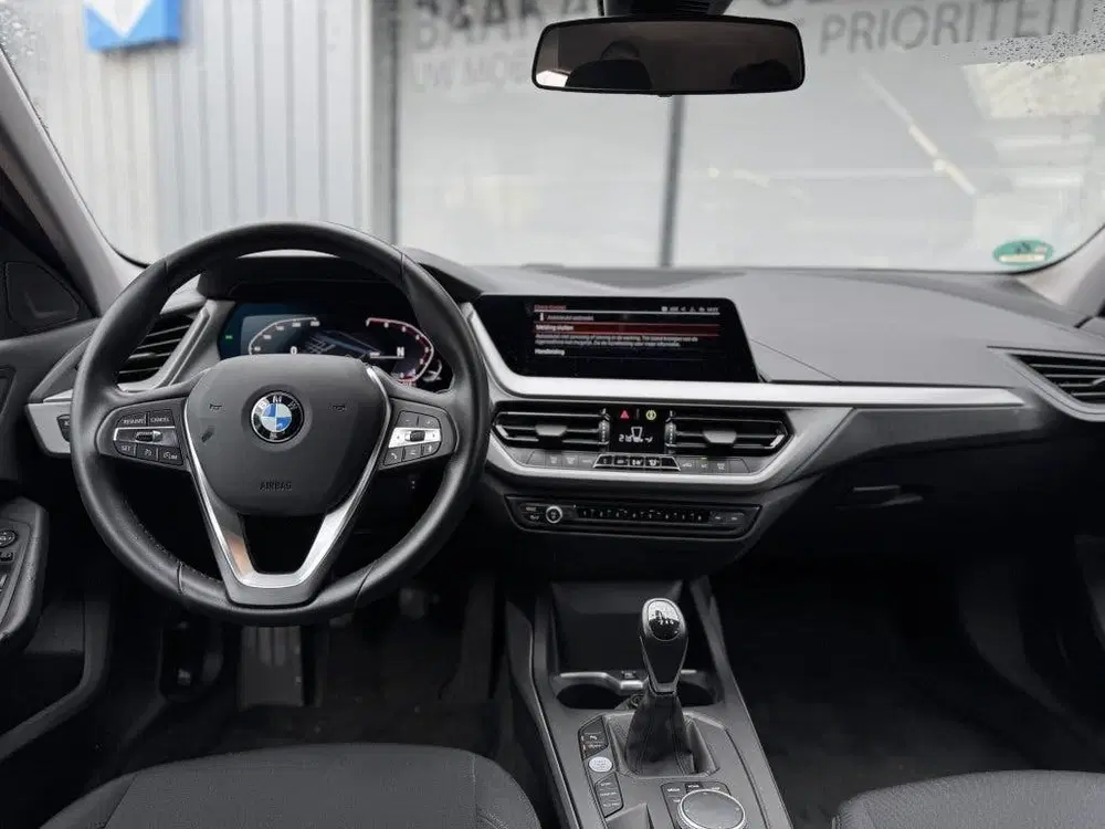 BMW 1-serie 116i uit 2023, foto 7
