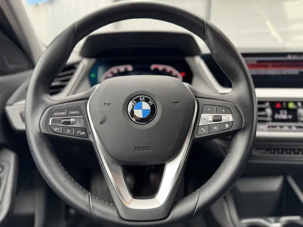 BMW 1-serie 116i uit 2023, foto 8