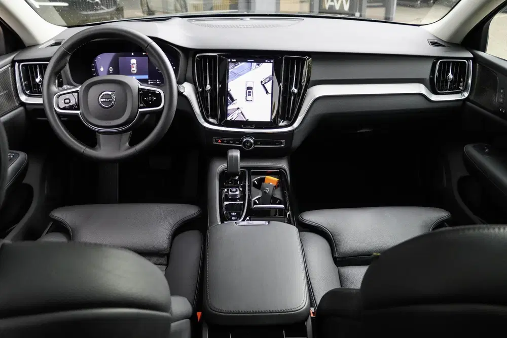 Volvo V60 T8 AWD Plus Dark Forest Lake Pano 360 Cam uit 2026, foto 6
