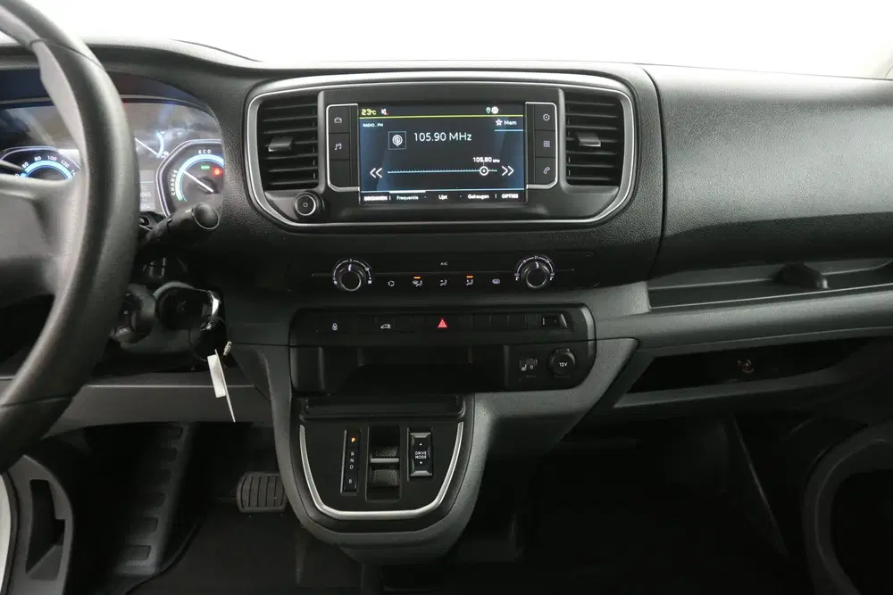 Peugeot Expert 75 kWh L2H1 uit 2022, foto 13