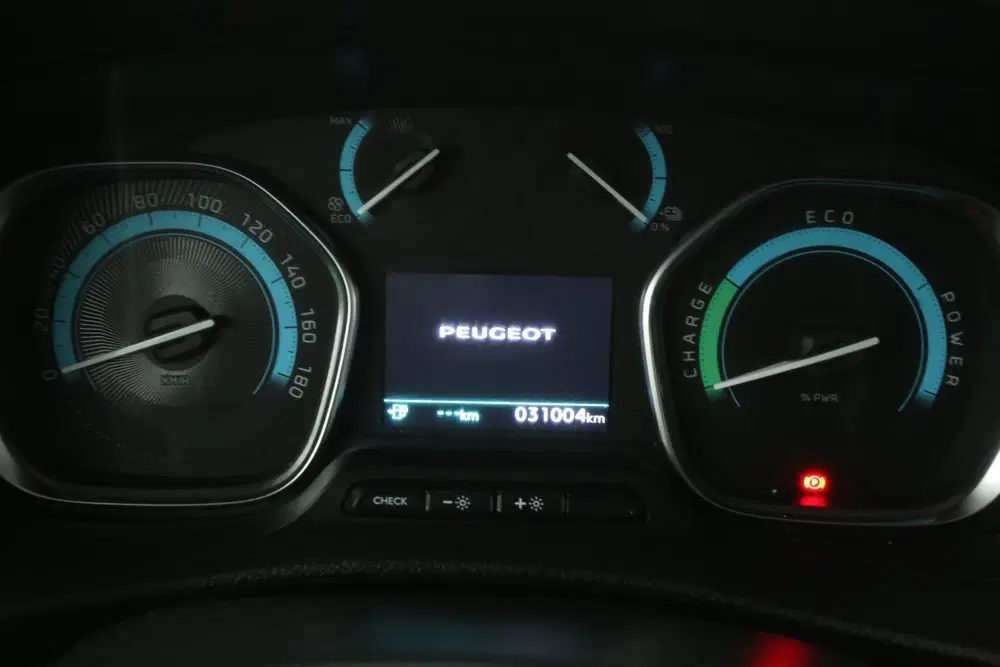Peugeot Expert 75 kWh L2H1 uit 2022, foto 14
