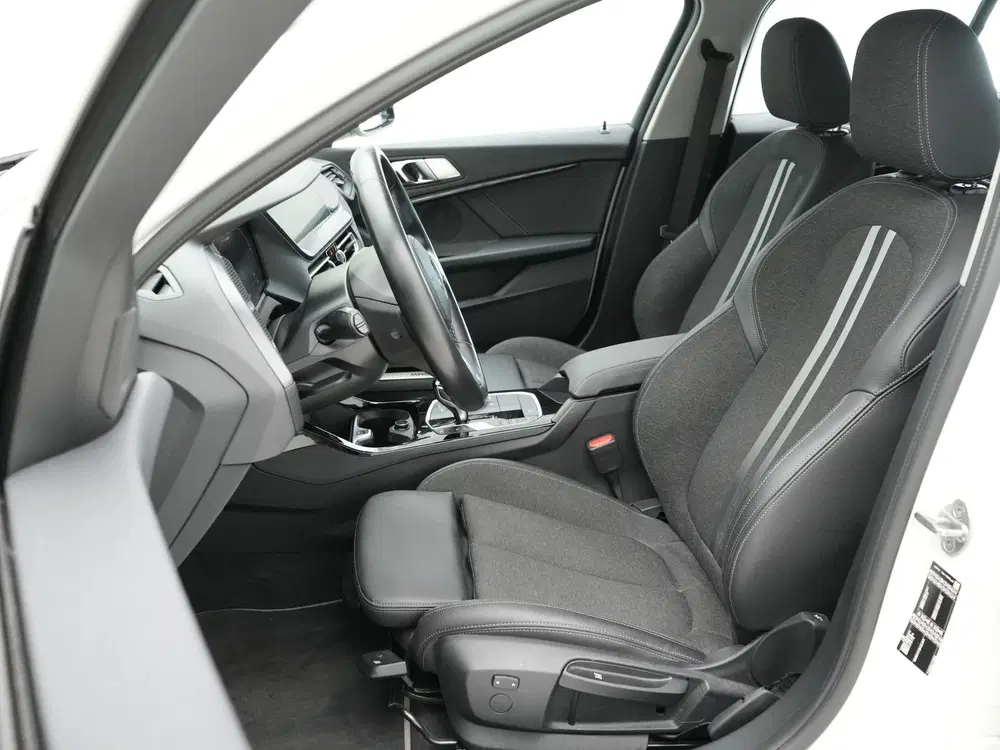 BMW 1-serie 118i Business Edition (bj 2022 uit 2022, foto 4