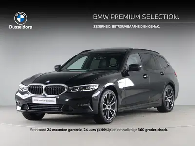BMW 3-serie 330e Touring xDrive Sport Line (bj 2022) uit 2022