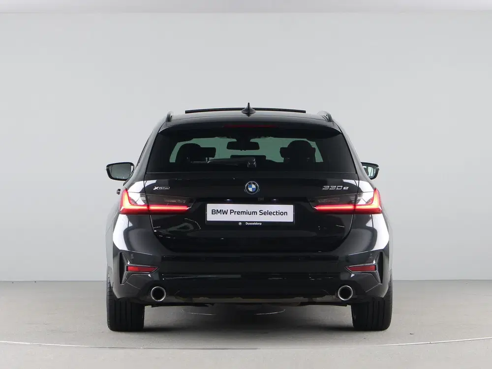 BMW 3-serie 330e Touring xDrive Sport Line (bj 2022) uit 2022, foto 10