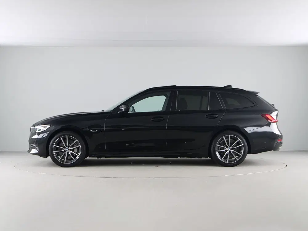 BMW 3-serie 330e Touring xDrive Sport Line (bj 2022) uit 2022, foto 12