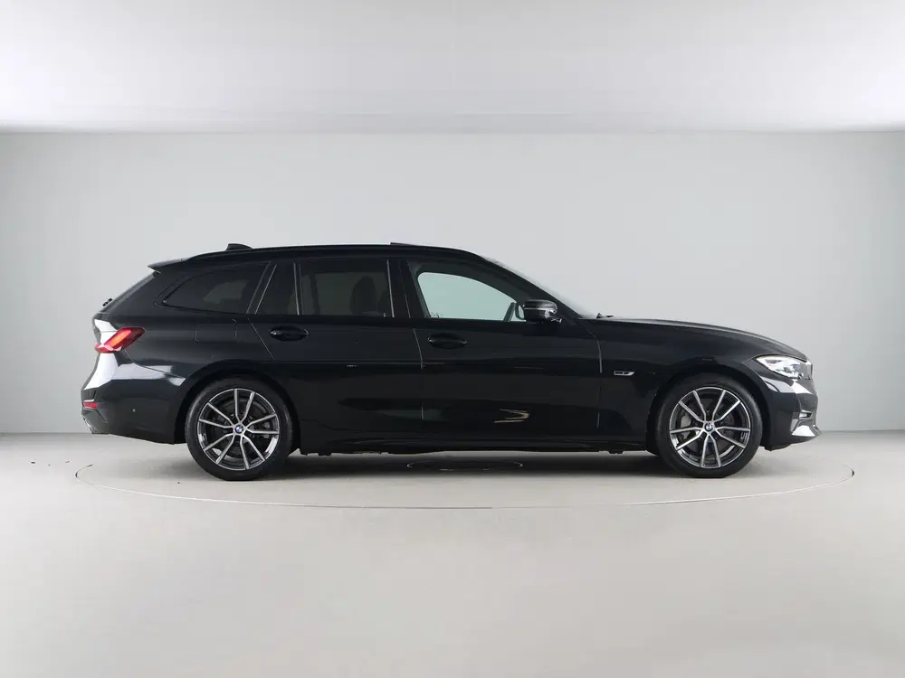 BMW 3-serie 330e Touring xDrive Sport Line (bj 2022) uit 2022, foto 8