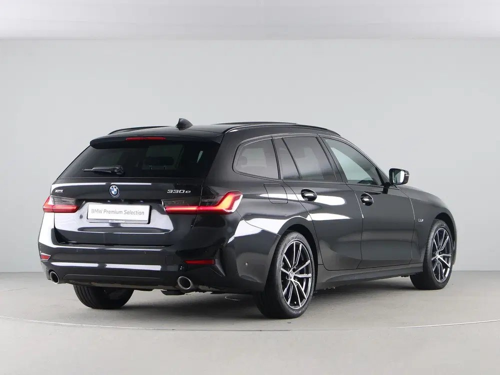 BMW 3-serie 330e Touring xDrive Sport Line (bj 2022) uit 2022, foto 9