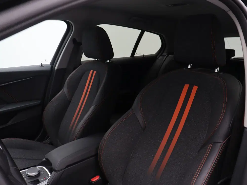 BMW 1-serie 118i Business Edition (bj 2022) uit 2022, foto 5
