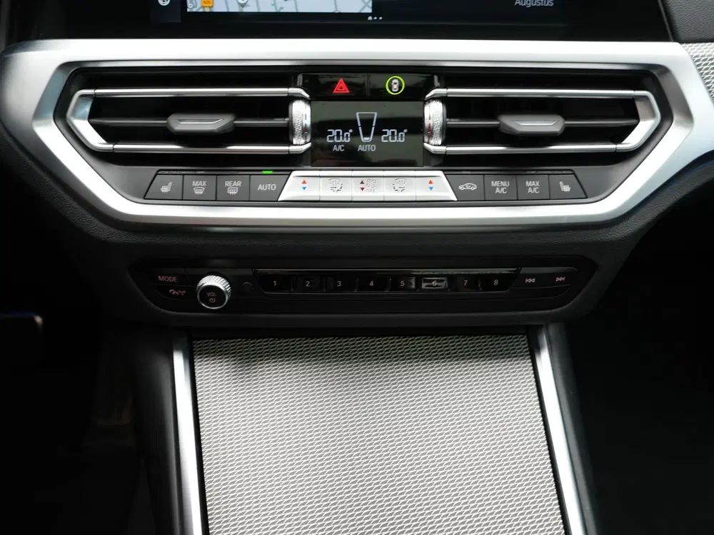 BMW 3-serie 320e Touring Business Edition Plus uit 2022, foto 13