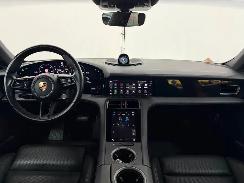 Porsche Taycan 4S Performance 84 kWh uit 2020, foto 10