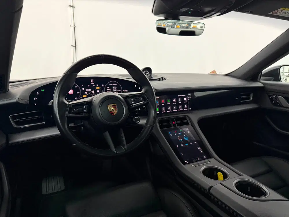 Porsche Taycan 4S Performance 84 kWh uit 2020, foto 11