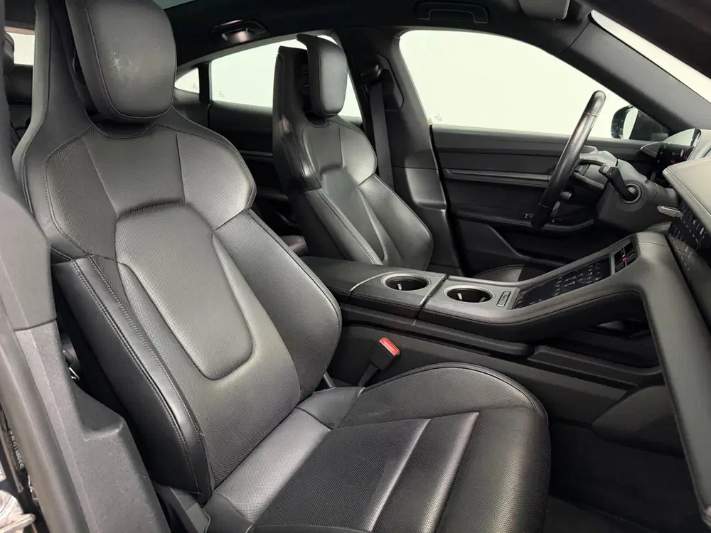 Porsche Taycan 4S Performance 84 kWh uit 2020, foto 13