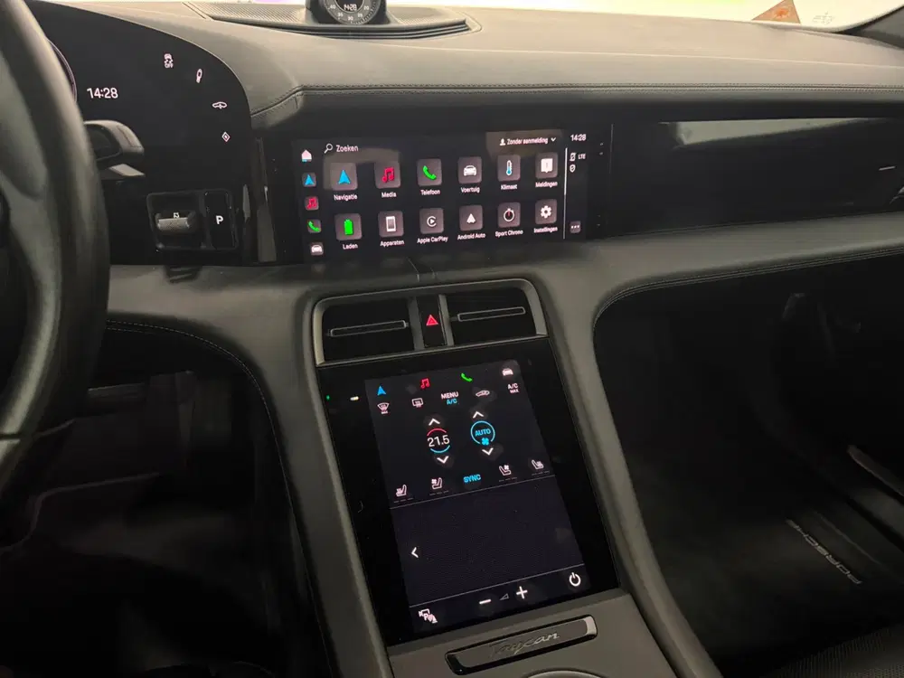 Porsche Taycan 4S Performance 84 kWh uit 2020, foto 15