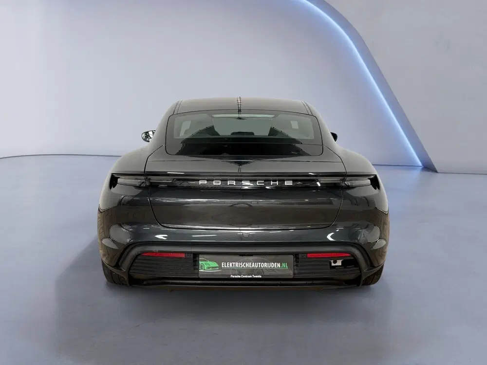 Porsche Taycan 4S Performance 84 kWh uit 2020, foto 6