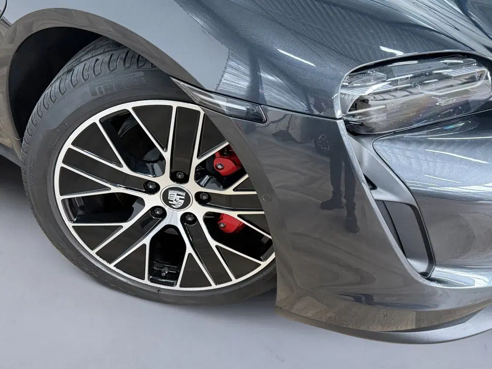 Porsche Taycan 4S Performance 84 kWh uit 2020, foto 9