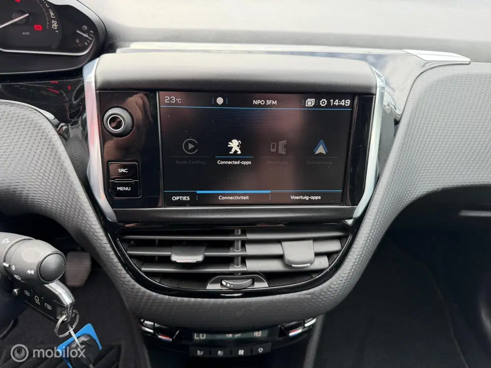 Peugeot 2008 1.2 PureTech Signature uit 2019, foto 11