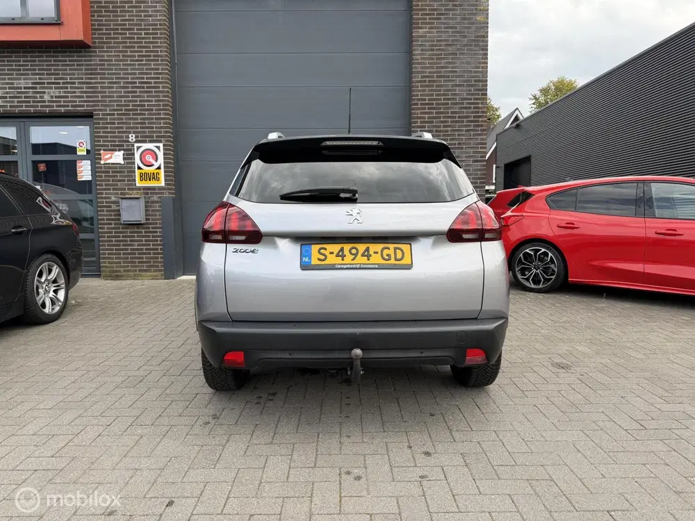 Peugeot 2008 1.2 PureTech Signature uit 2019, foto 5