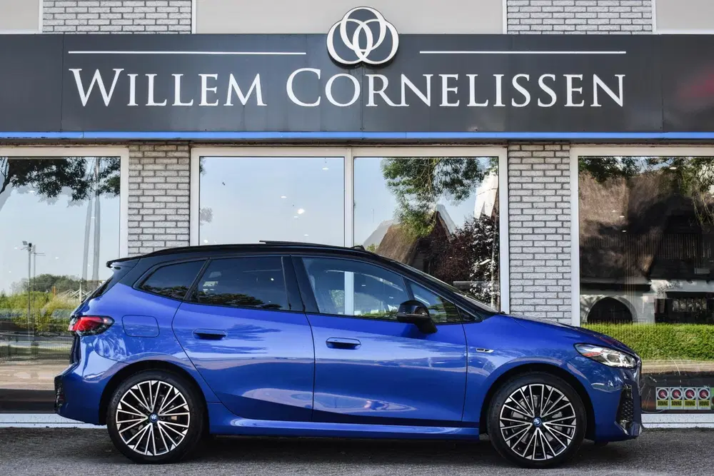 BMW 2-serie Active Tourer 230e xDrive M-Sport Pano Tre uit 2023, foto 3