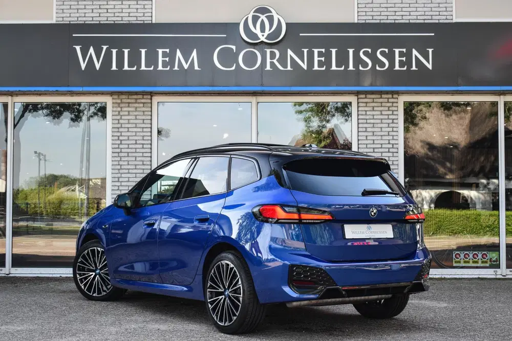 BMW 2-serie Active Tourer 230e xDrive M-Sport Pano Tre uit 2023, foto 4