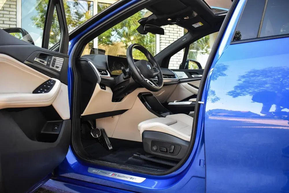 BMW 2-serie Active Tourer 230e xDrive M-Sport Pano Tre uit 2023, foto 9