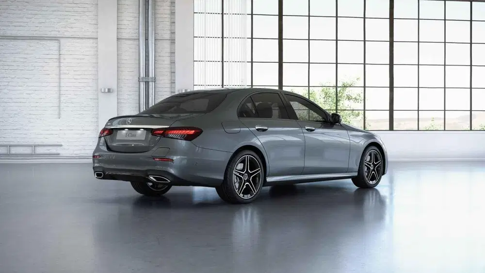 Mercedes-Benz E-Klasse 300 e AMG Line uit 2021, foto 2