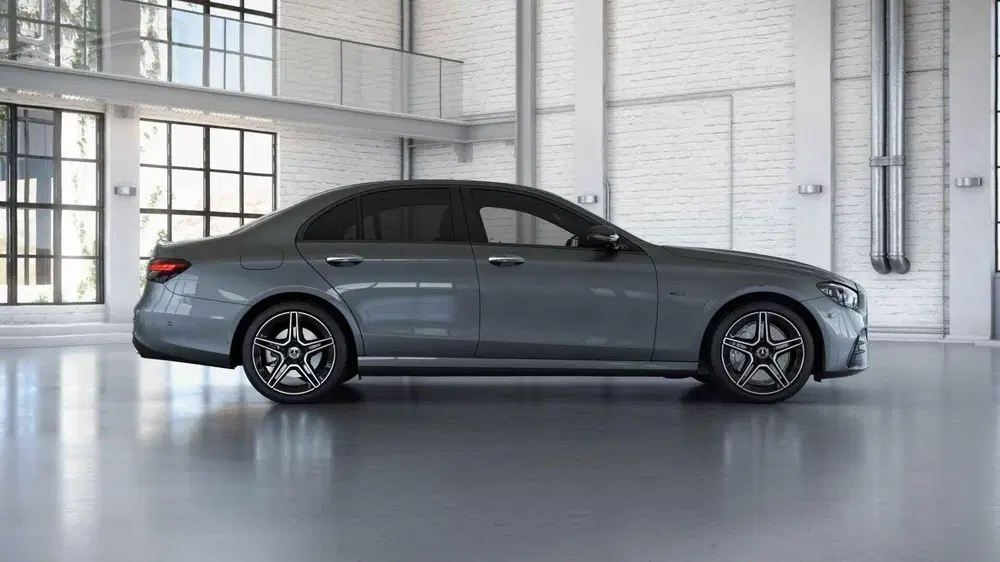 Mercedes-Benz E-Klasse 300 e AMG Line uit 2021, foto 3