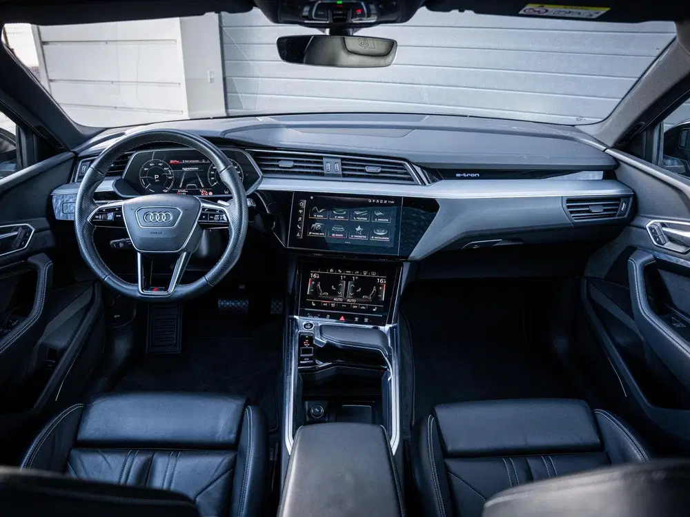Audi e-tron 55 quattro S edition 95 kWh 3x S-Line l Pa uit 2022, foto 10