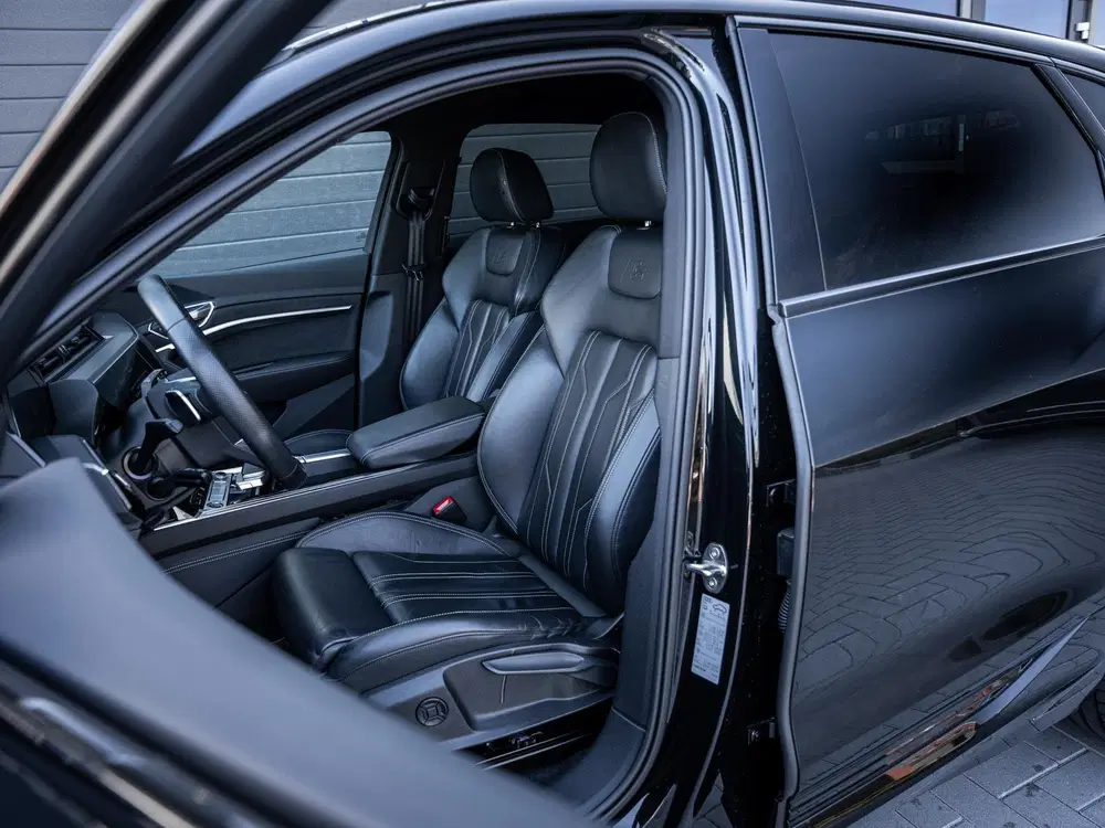 Audi e-tron 55 quattro S edition 95 kWh 3x S-Line l Pa uit 2022, foto 11