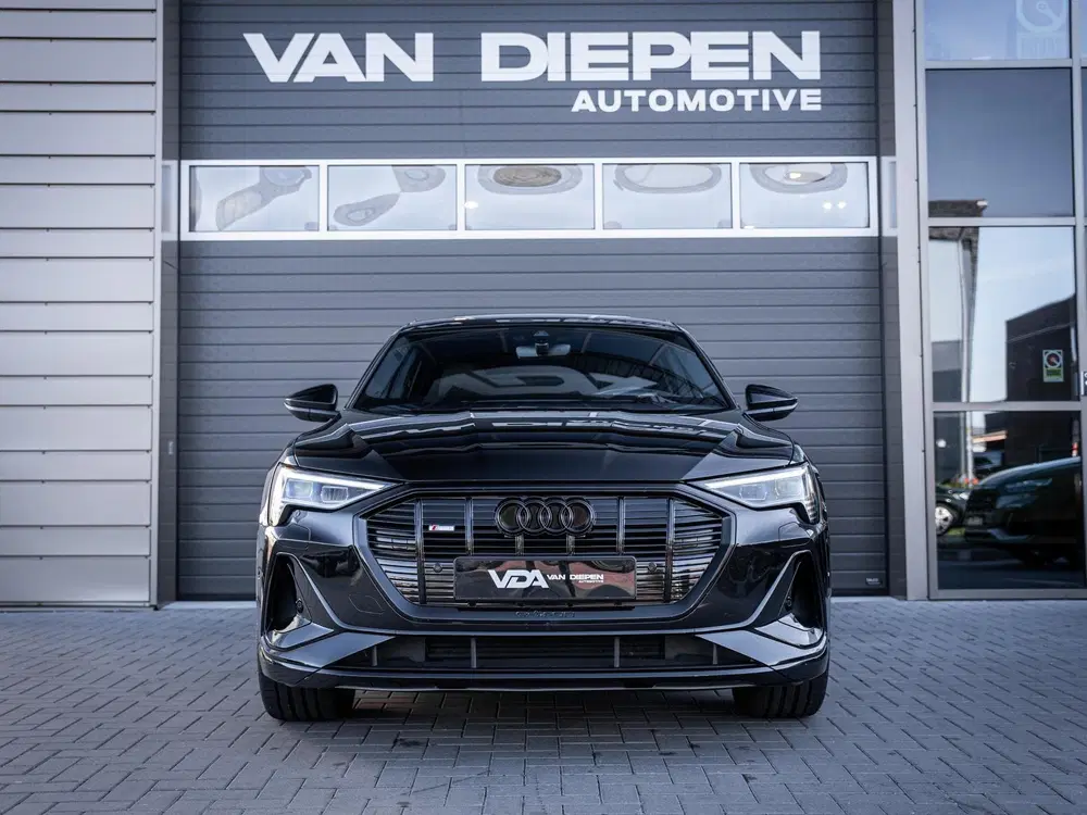Audi e-tron 55 quattro S edition 95 kWh 3x S-Line l Pa uit 2022, foto 3
