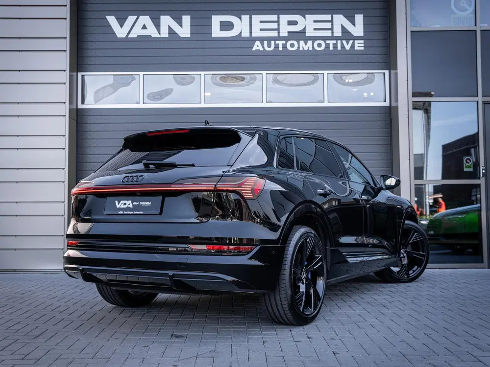 Audi e-tron 55 quattro S edition 95 kWh 3x S-Line l Pa uit 2022, foto 6