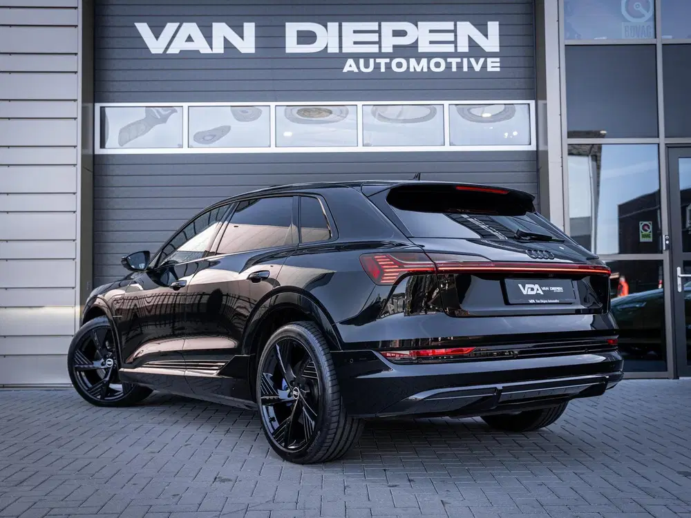 Audi e-tron 55 quattro S edition 95 kWh 3x S-Line l Pa uit 2022, foto 8