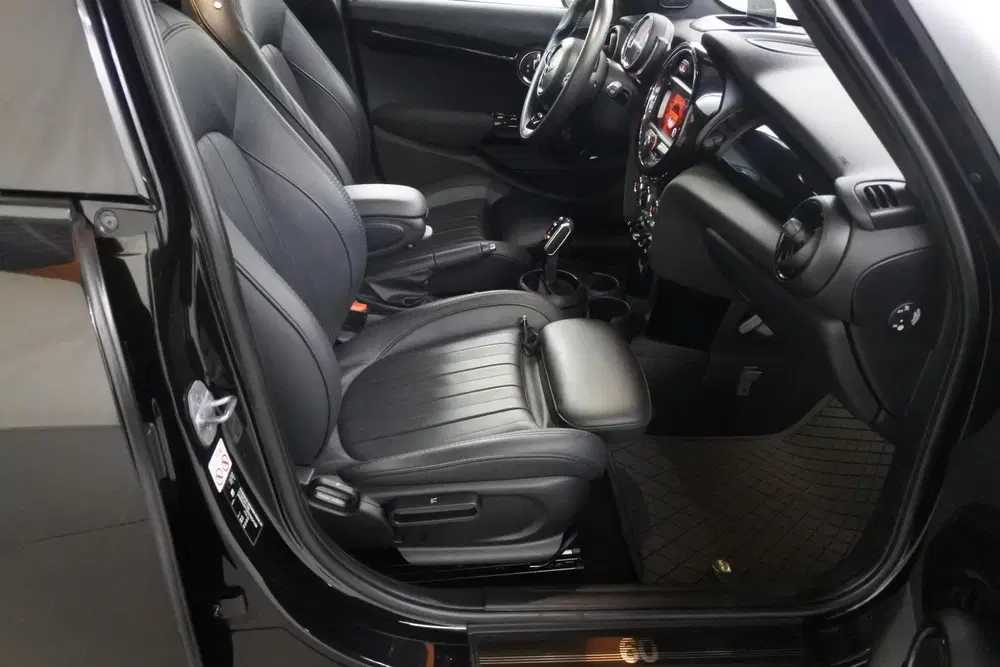 Mini Cooper S 2.0 Cooper S 60 Years Edition NL auto NAP uit 2020, foto 5
