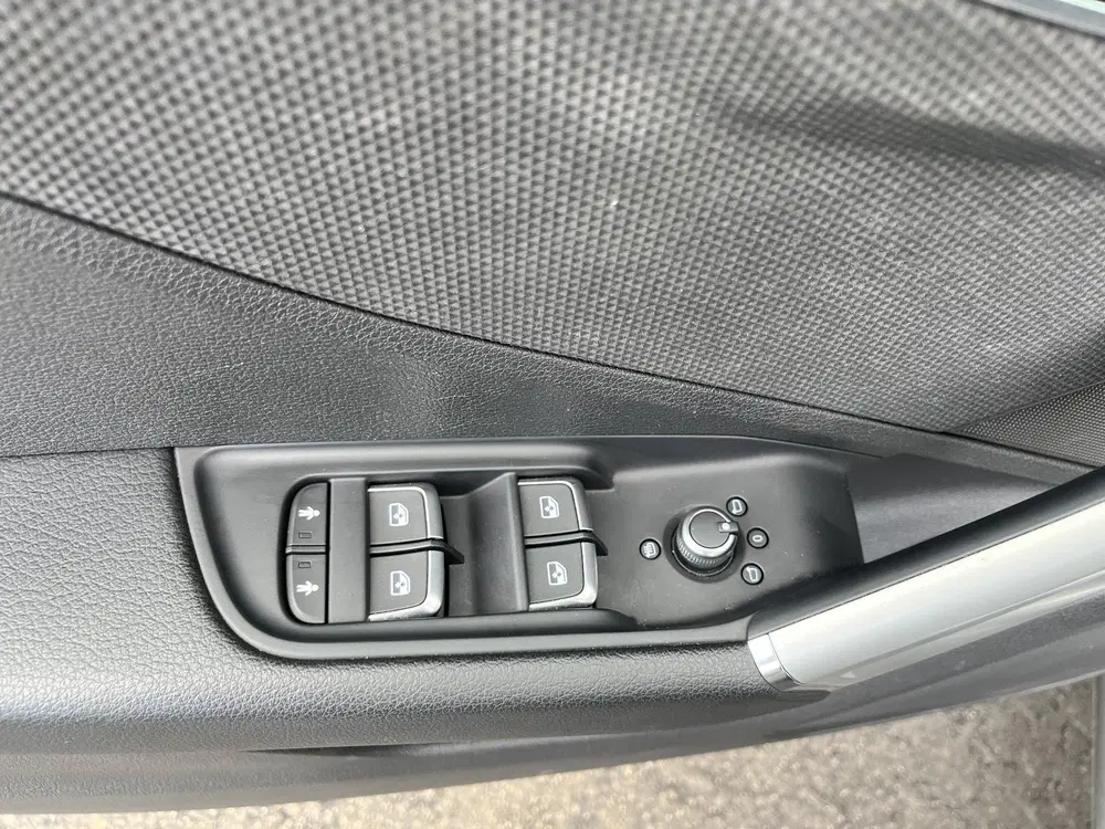 Audi Q2 35 TFSI S Edition Clima uit 2024, foto 15