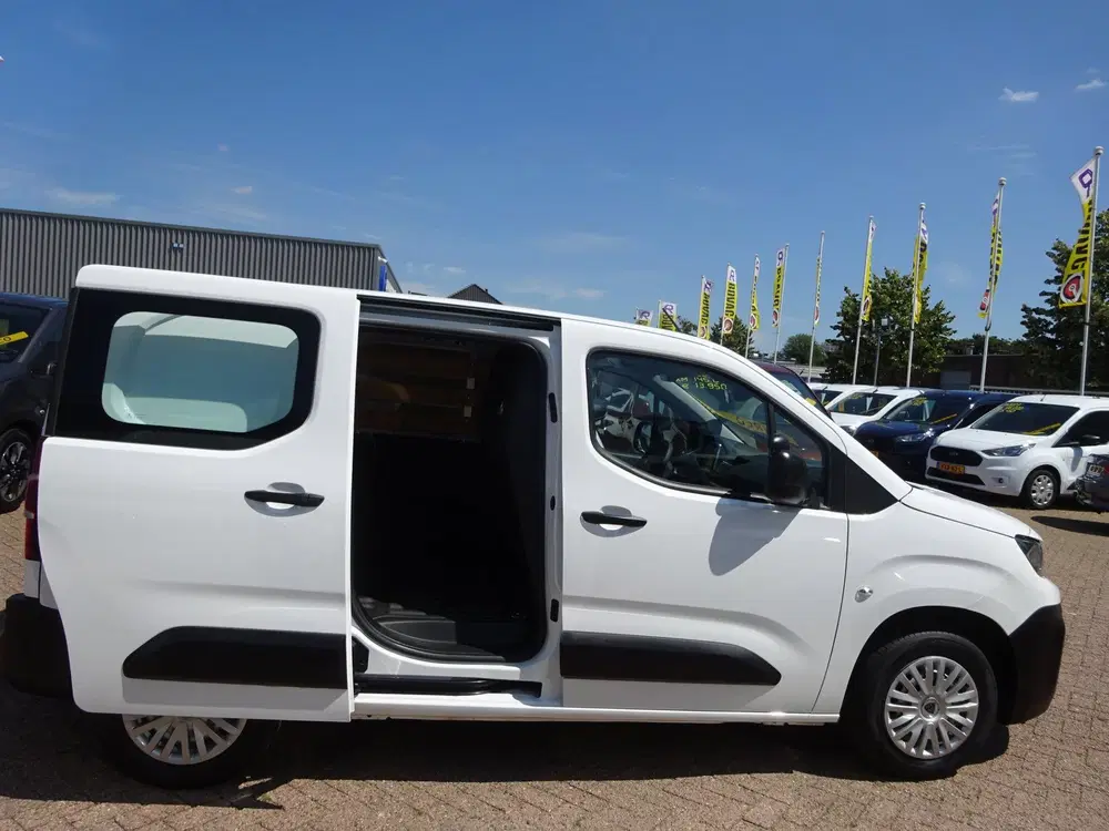 Peugeot Partner 1.2 PureTech Pro BENZINE AIRCO NAVI CRUISE uit 2022, foto 6