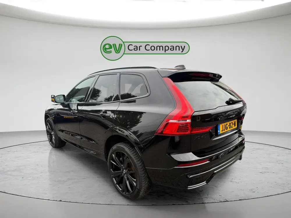 Volvo XC60 2.0 T8 Plug-in hybrid AWD Plus Black Editi uit 2024, foto 3