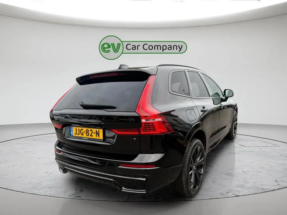Volvo XC60 2.0 T8 Plug-in hybrid AWD Plus Black Editi uit 2024, foto 4
