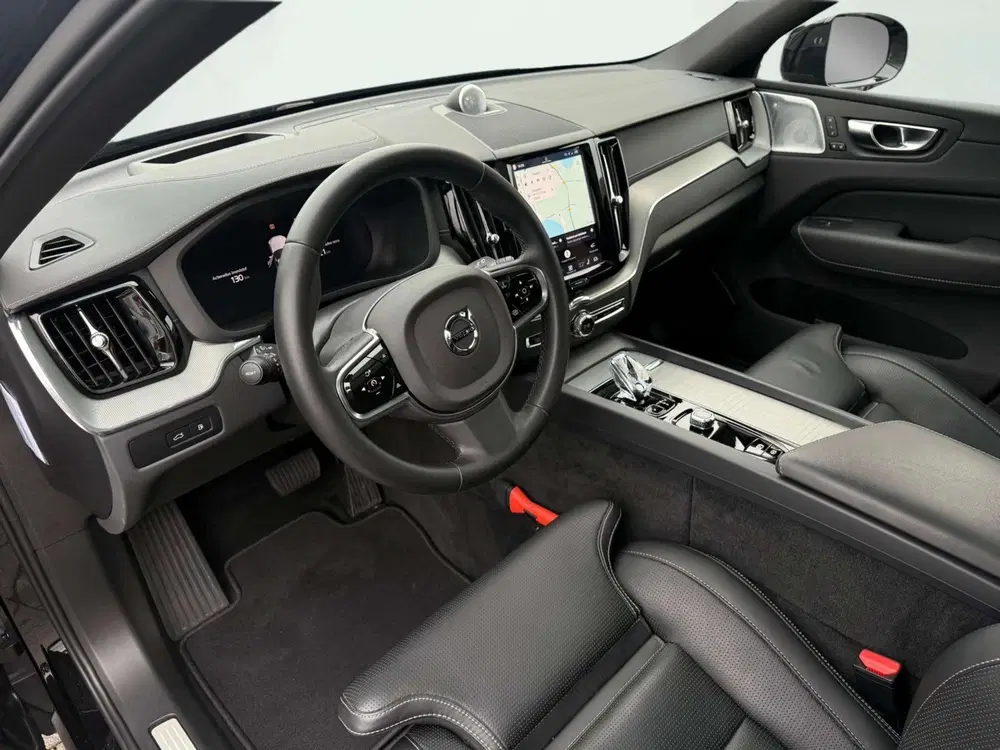 Volvo XC60 2.0 T8 Plug-in hybrid AWD Plus Black Editi uit 2024, foto 5