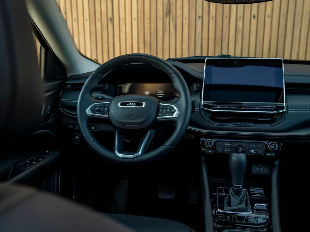 Jeep Compass 4xe 240pk Phev Summit uit 2025, foto 10