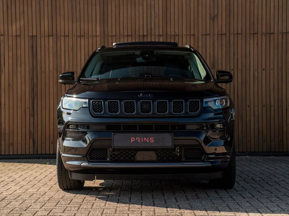 Jeep Compass 4xe 240pk Phev Summit uit 2025, foto 2