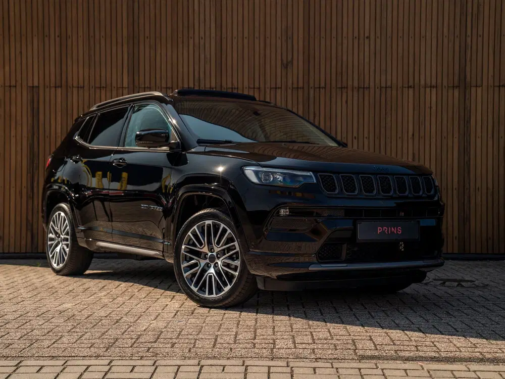 Jeep Compass 4xe 240pk Phev Summit uit 2025, foto 3