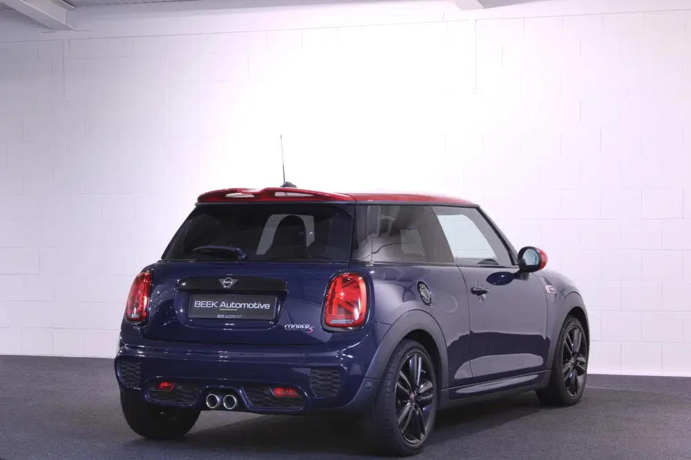 Mini Cooper S 2.0 Cooper S Pepper uit 2019, foto 2