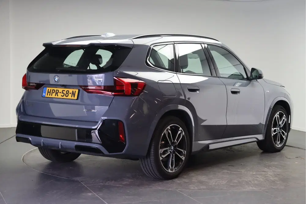 BMW iX1 xDrive30 M Sport uit 2025, foto 3