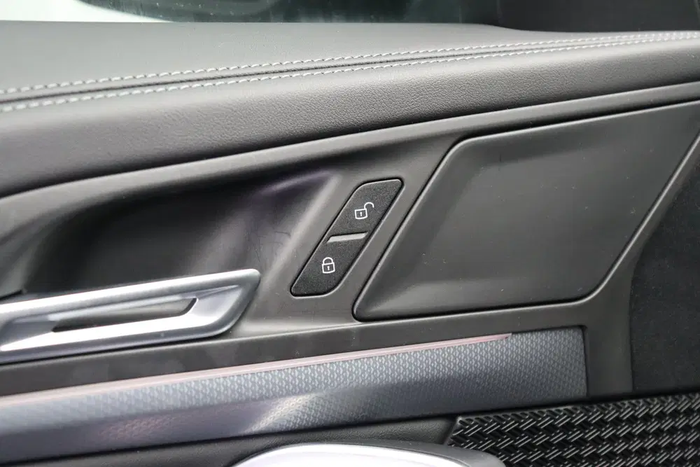 BMW iX1 xDrive30 M Sport uit 2025, foto 8