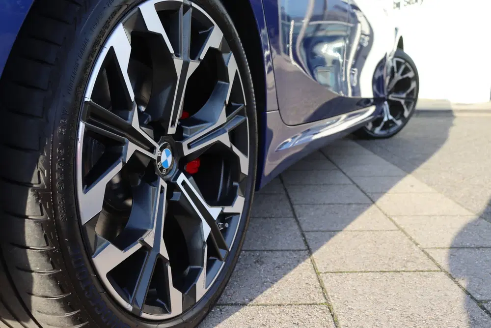 BMW 3-serie 330i xDrive High Executive M Sport Autom uit 2025, foto 12